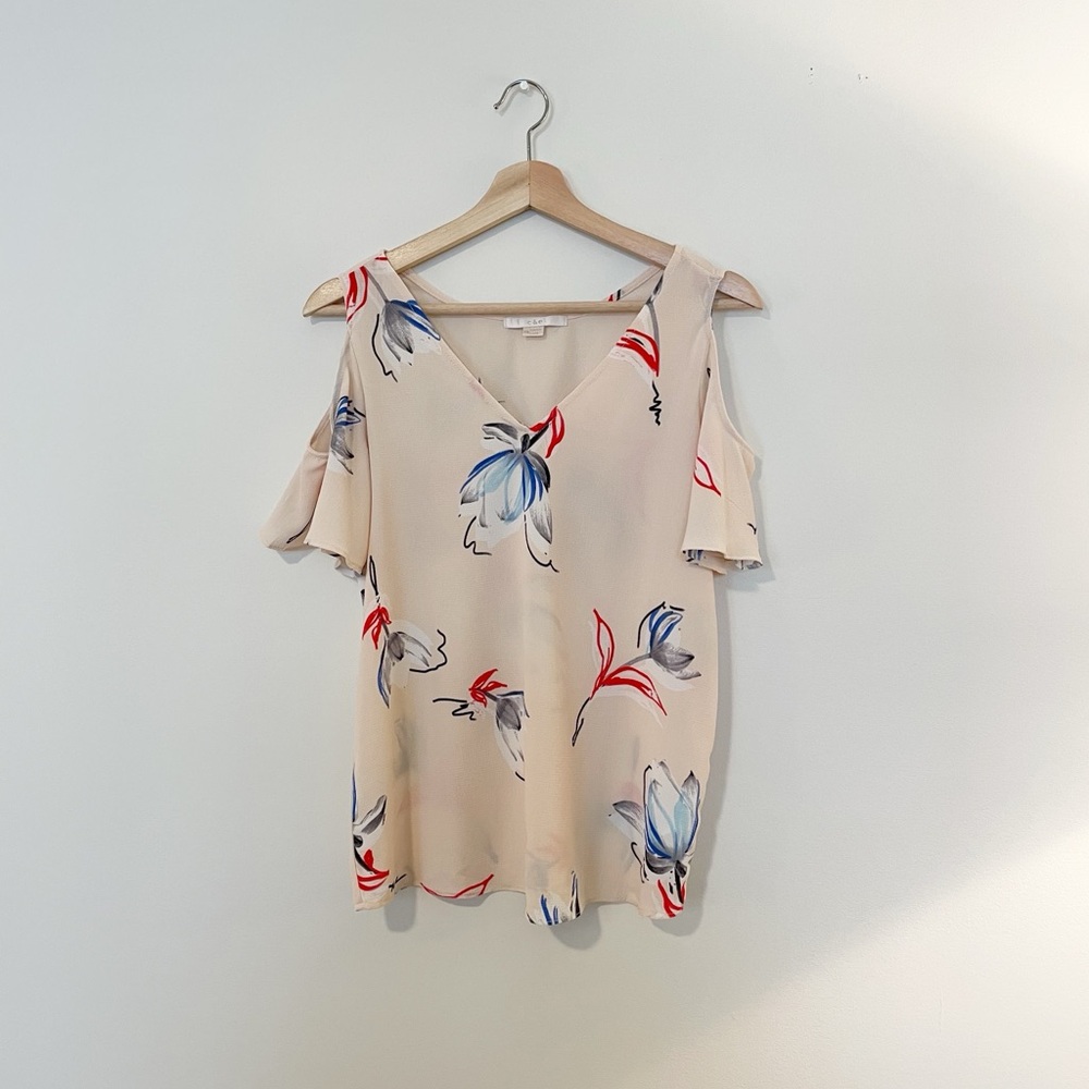 C&E Peach Floral Peep Shoulder Blouse